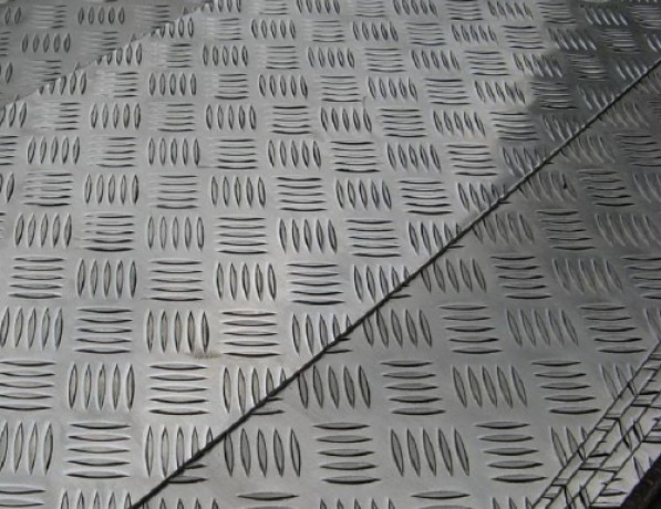 Лист нержавеющий рифленый г/к квинтет AISI 430 5 мм фото